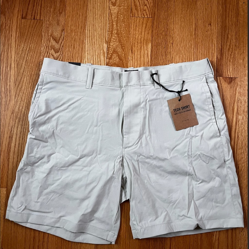 J Crew Tech Short in Stone, Size 33x7